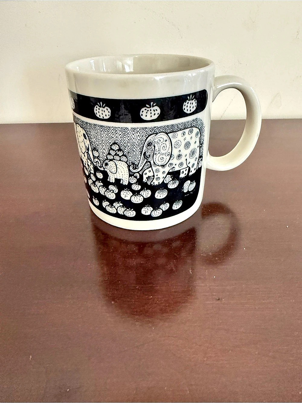 Taylor & Ng Elephants in Pumpkin Patch Mug 1978